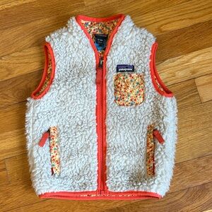 Adorable Toddler Patagonia Cream Sherpa Vest- size 12-18mo but runs large!
